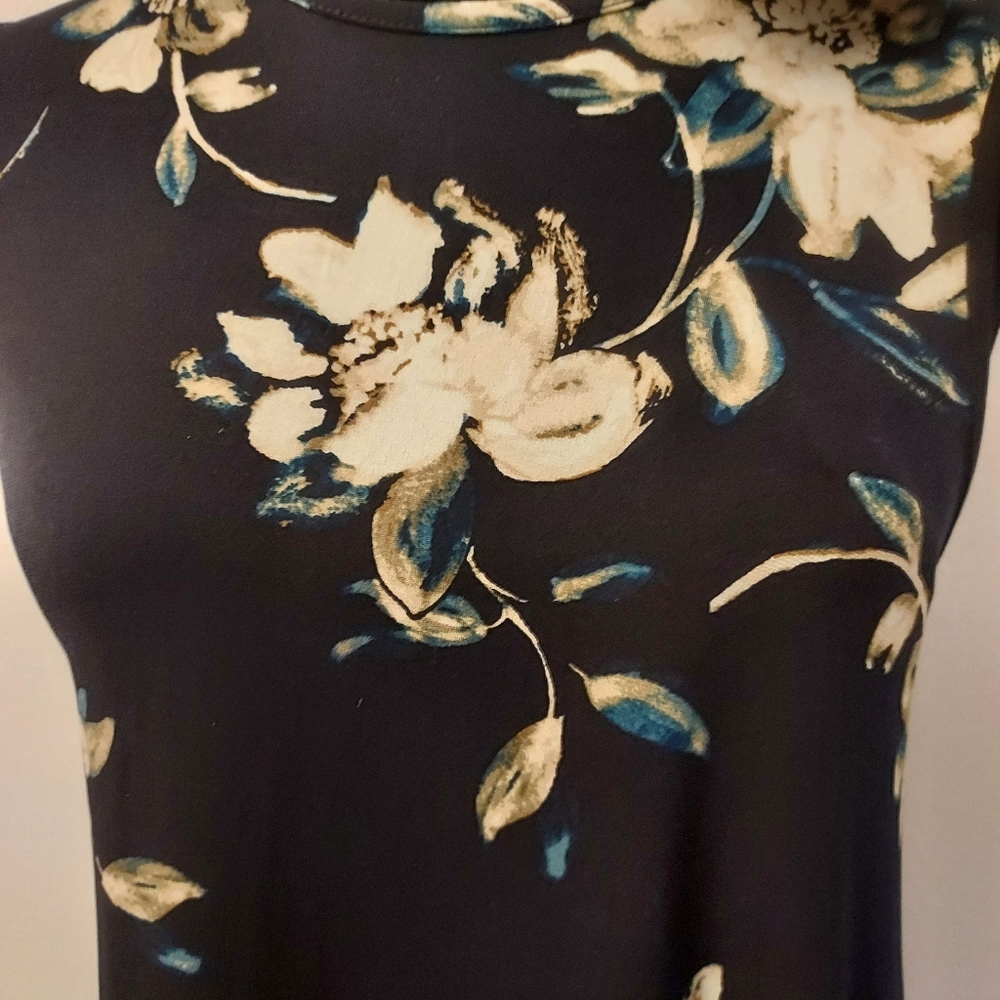 NWT DRESS - Picture 2 of 2